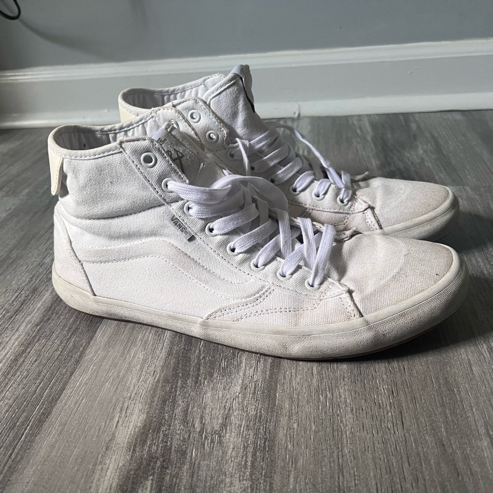 Hi Top Skateboard white vans